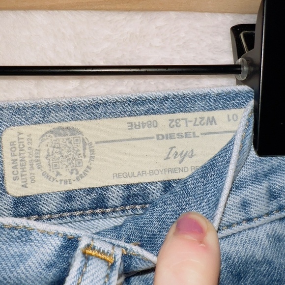 Diesel Light Wash Denim Button Front High Rise Regular Boyfriend Jeans size 27 - Picture 3 of 7